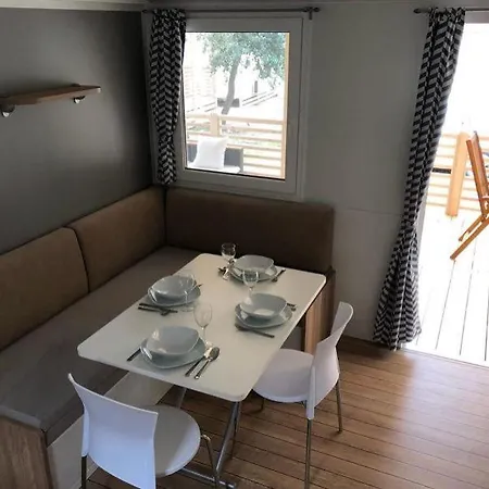 Mobile Ella Apartment *
